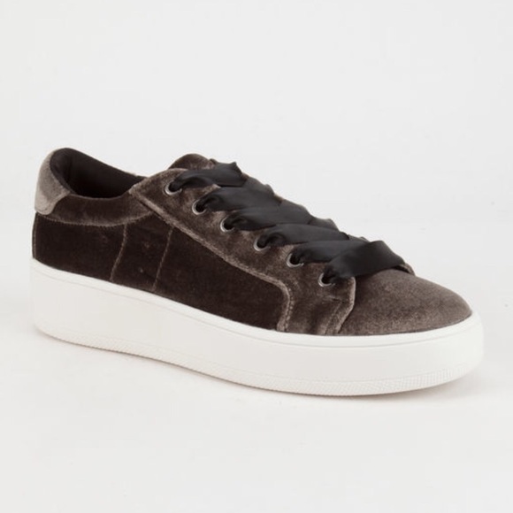 steve madden bertie v